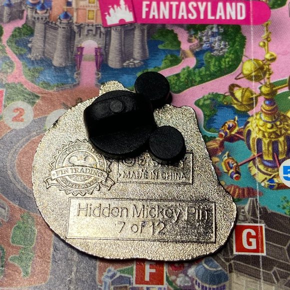 Libra Goofy Zodiac Pin - Picture 2 of 2